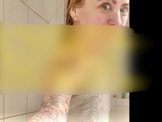 geile Dusche-Session:Rasieren+Masturbieren in einem..die nasse, glatte Pu**y und Dusch-Orgasmus