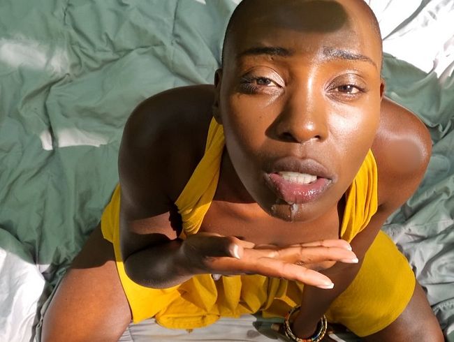 Im Wald beim Masturbieren überrascht und geil abgefi**t...