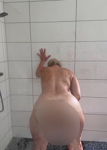 dog*yfi** in der Dusche ??